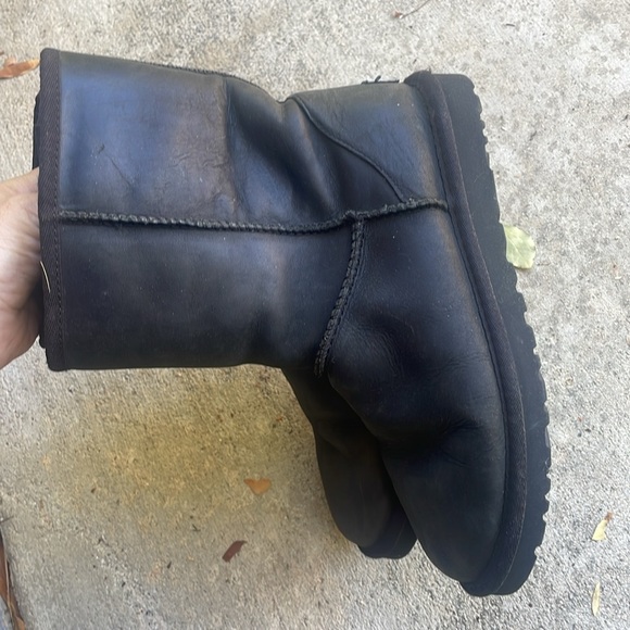 UGG Black Classic leather black boots 8M little wear matte retails $199 - Picture 8 of 10